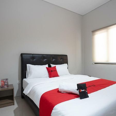 Reddoorz Plus Near Jiexpo Kemayoran Джакарта Экстерьер фото