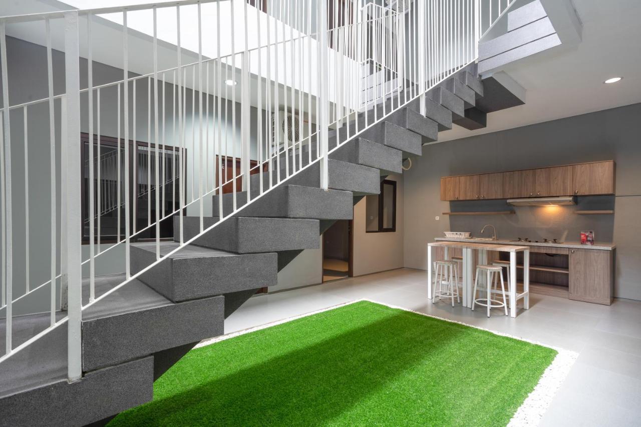 Reddoorz Plus Near Jiexpo Kemayoran Джакарта Экстерьер фото