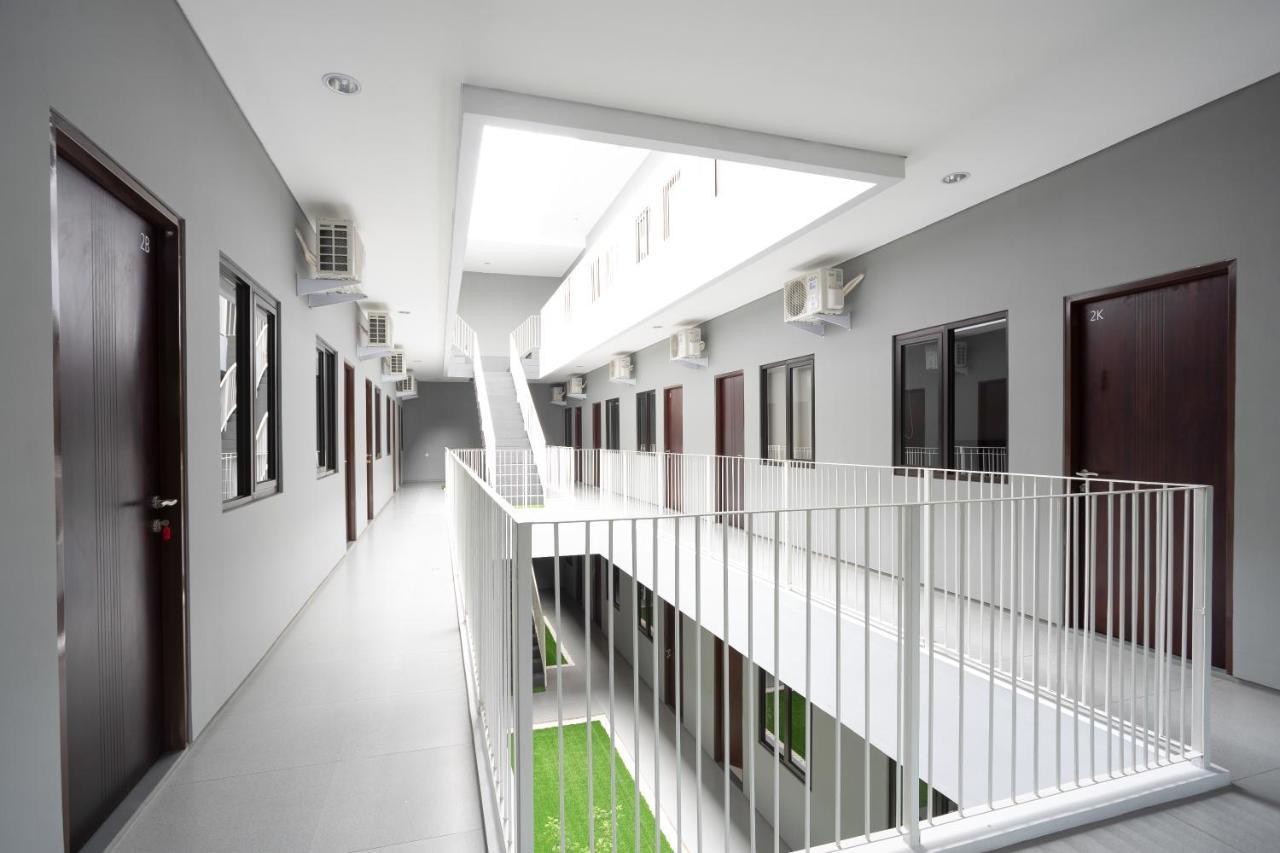 Reddoorz Plus Near Jiexpo Kemayoran Джакарта Экстерьер фото