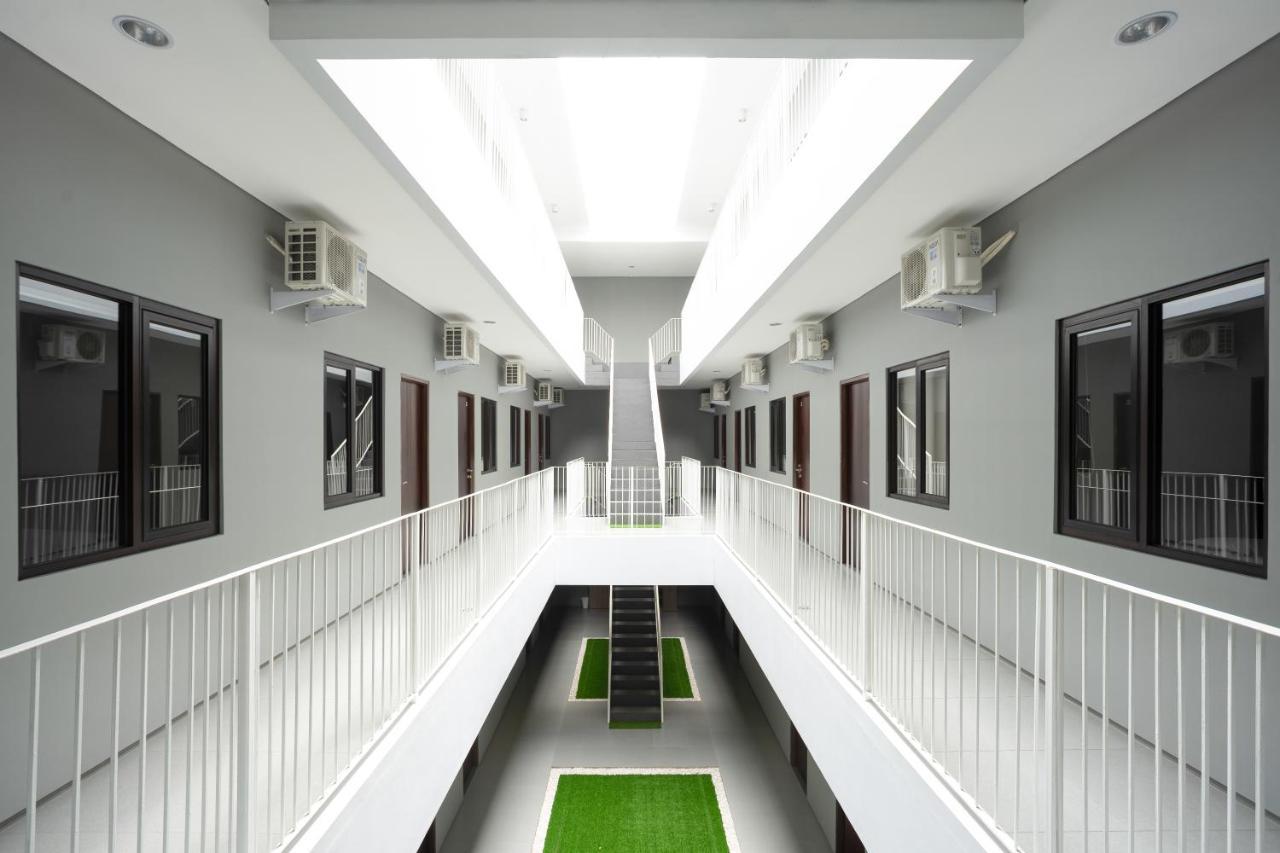 Reddoorz Plus Near Jiexpo Kemayoran Джакарта Экстерьер фото